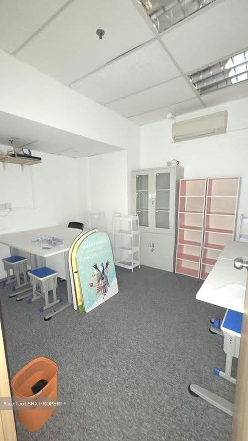 Parkway Centre (D15), Office #615694971